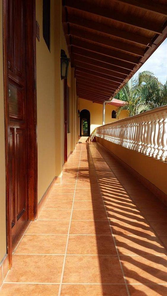 Delfin Beach Front Resort Эстерильос Экстерьер фото