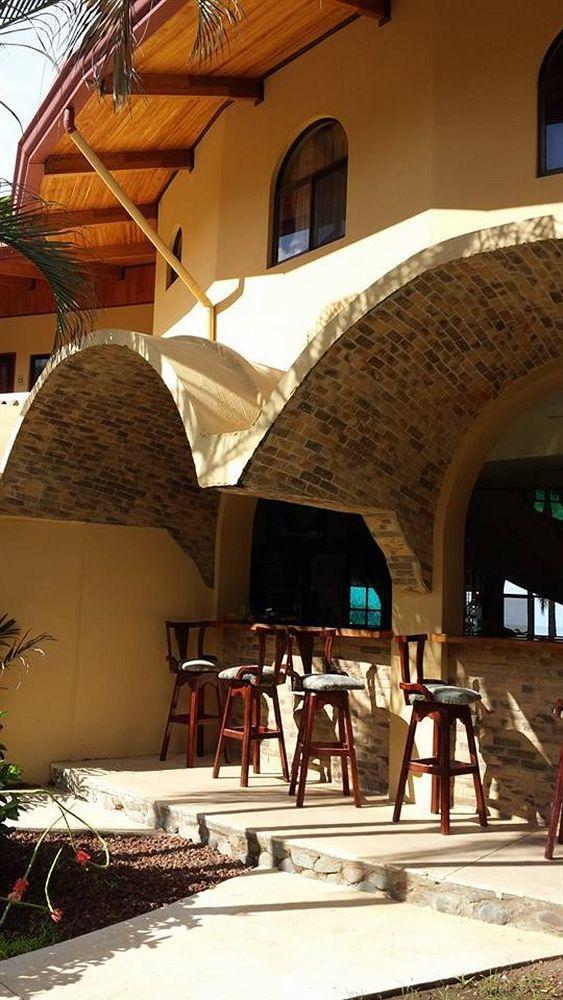 Delfin Beach Front Resort Эстерильос Экстерьер фото